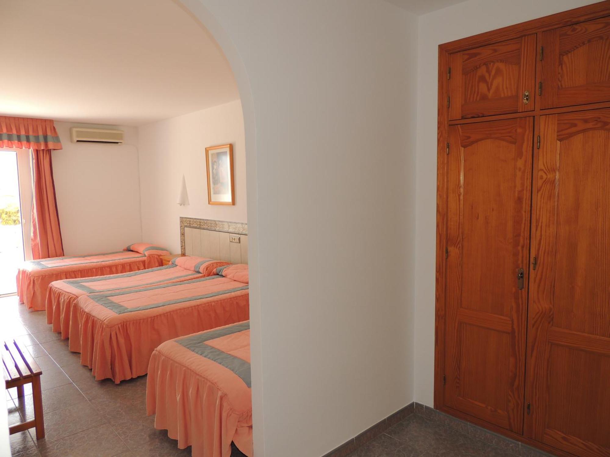 Economy Quadruple Room